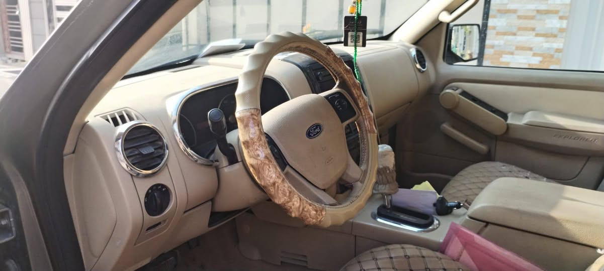 السلام عليكم فورد اكسبلور 2006 كفاله عامه مكينه كير كفاله سياره نضيفه بمعنى الكلمه محرك 4000 تبريد كله جاهز مكان السياره كربلاء السعر 100 قابل للتفاوض ***********
