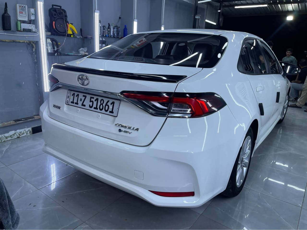 🚗 للبيع: تويوتا كورولا هايبرد 2025 – بحالة الوكالة (مكفولة) 🚗
لكل الي يدور على النظافة، الاقتصاد، والراحة.. للبيع كورولا هايبرد موديل 2025 سيارة توب وجاهزة من كلشي، مال بيت وبأسمي.
📌 المواصفات والتفاصيل:
 الموديل: 2025
 المحرك: هايبرد (قمة بالاقتصاد بيبسي ما تصرف!) ⚡🌱
 المسافة المقطوعة: 44 ألف كيلومتر فقط (مشي حقيقي).
 الحالة العامة: السيارة مكفولة كفالة عامة الصبغ، 
( فقط الدعاميات الامامية بيهة تكحيل بسيط بلزاوية عكس صفحة السايق ولخلفية بيهة صبغ قليل كلش هم الزاوية صفحة السايق )
💰 السعر والموقع:
 السعر المطلوب: 158 ورقة (وبيها مجال للشراي ) 🤝
 المكان: بغداد - الحرية
📞 للتواصل والاستفسار:
للجادين بالشراء فقط، يرجى الاتصال على الرقم:
📱 ***********
(السيارة جاهزة للتحويل وبوضع الشركة، تعال وافحص وين ما يعجبك) بغداد, العراق
