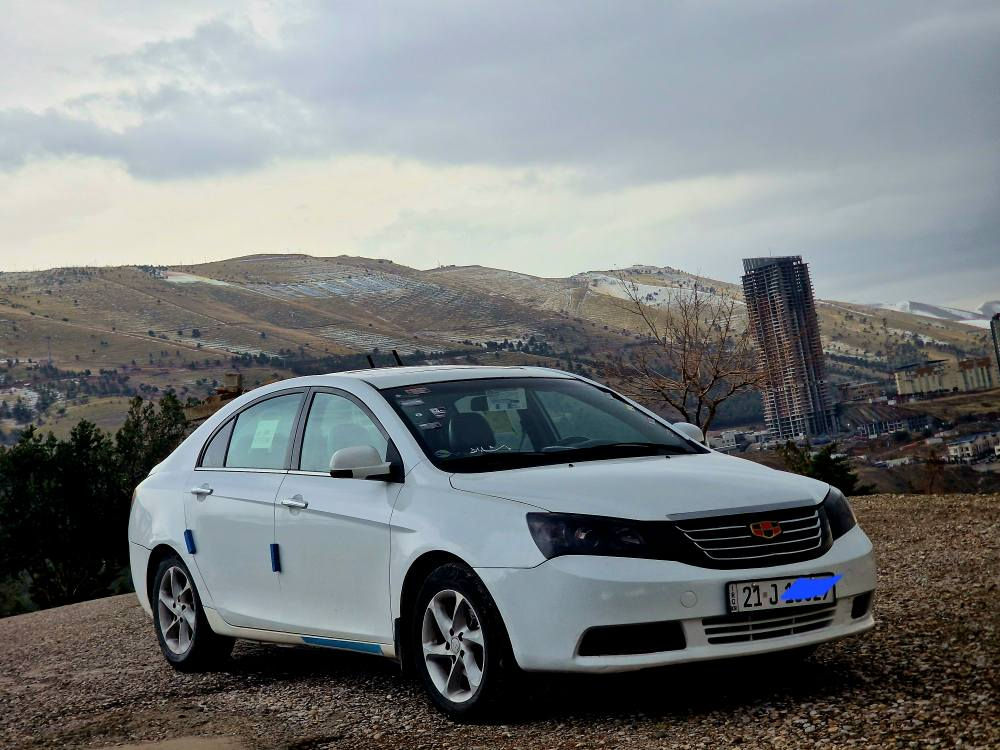 جیلی ئێم گراند 7  
نمونە لەجوانی
مۆدیل  2014
سعر  67 $
ڕەقەم باریک  هەزەی تازە سەنەوی تانزیکی 2031  تازەیە
دەبڵ گێڕ  عادی ئۆتۆماتیک
تەنها دوو بست بۆیاغی هەیە
گێڕو مەکینەو تەبرید و تەحویل بەشەرت
فوول مواسەفاتە.
هەموو گیانی بەشەرت ..
شوێن سلێمانی هەواری شار.
***********
*********** السليمانية, العراق
