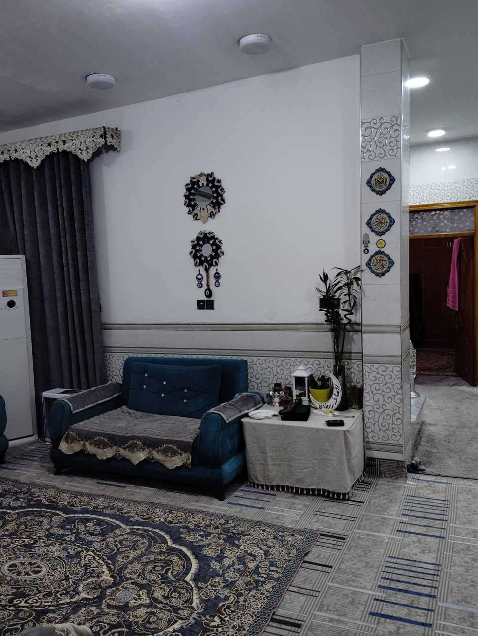 دارللبيـــــع  بناء حديث  الهاشمية .حي الامير 95 .قرب المدرسة
المساحــــــة  200م طابو صرف
الــوآجـــهــة 10م
النــــــــــــزال 20 م
 غرفتين نوم وصاله وكليدور ومطبخ ومجمع صحيات داخلي وخارجي وكراج سيارة
ملاحظة.العقار مطلوب قرض. ويوجد برج اجار شهري
للاستفسار***********
