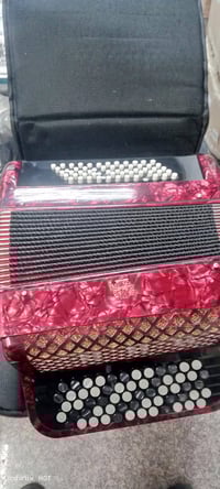 سي ساوند _جهاز اكورديون احترافي جديد كامل ملحقات  السعر 250وقابل للتفا...