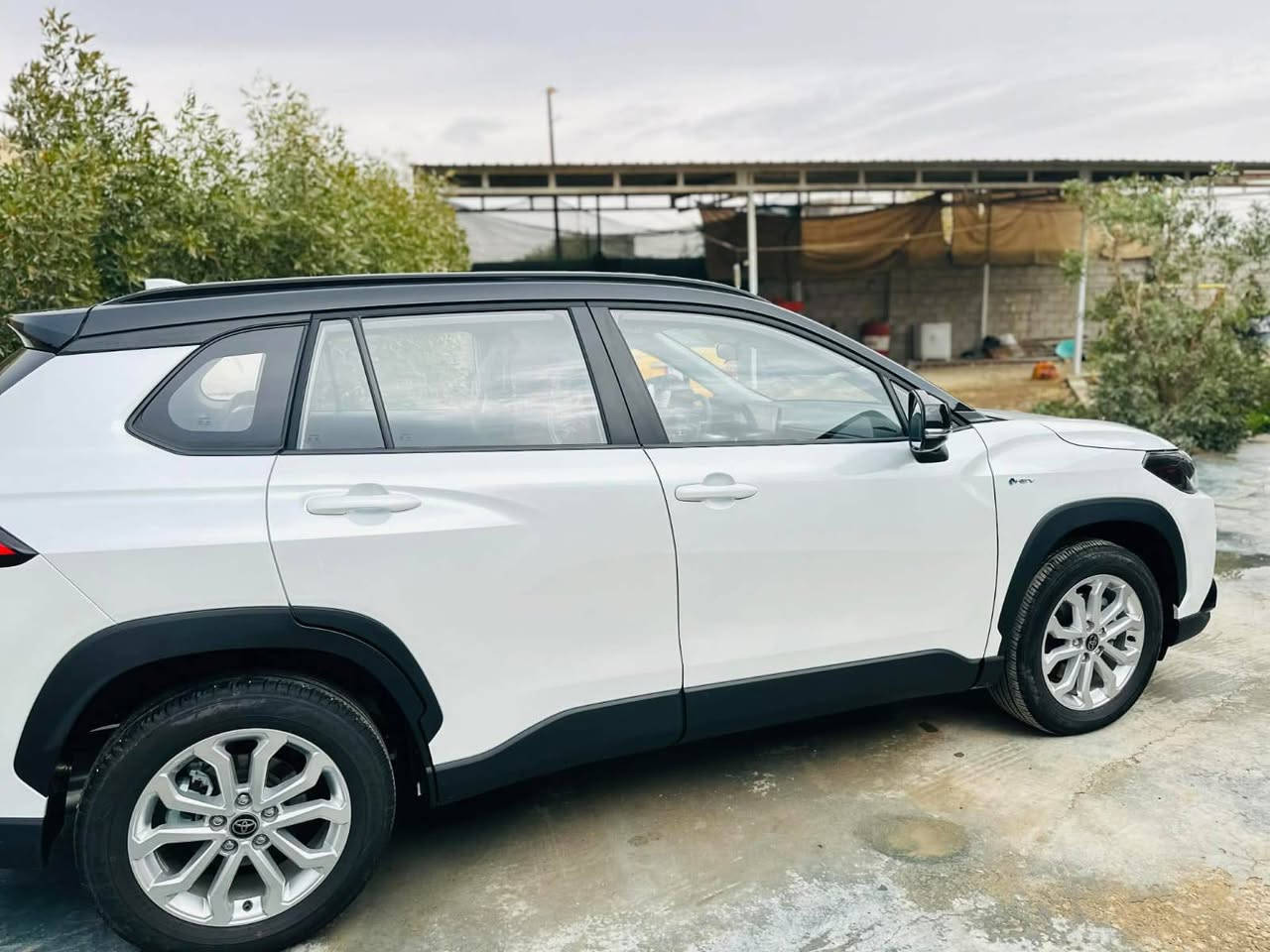 السلام عليكم فروت لاندر موديل 2025 سياره فول واحد على واحد السياره مواصفاته كشن كهربائيّ السايق كشنات جلد داخل احمر اربع كامرات ماشيه  3500مكينه 2000 توكلار سياره جديده مكفوله كفاله عامه قطعتين تبريد رادار امامي مثبت سرعه سياقة ذاتيه رقم الهاتف***********\مكلف بالنشر ما متواجد بالفيس
