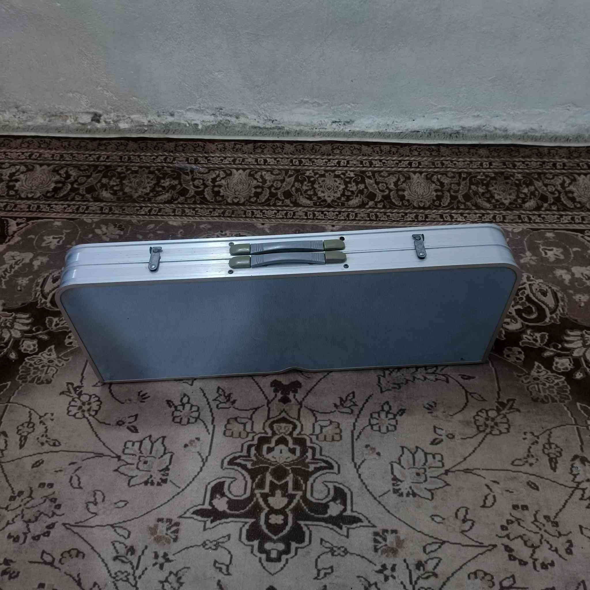 سلام عليكم ميز مال سفرات وكشتات ويصير للدراسه يتطبك وين ما جان تاخذه وياك وتصير جنطه سعر 90 الاستفسار *********** مكاني الماجديه
