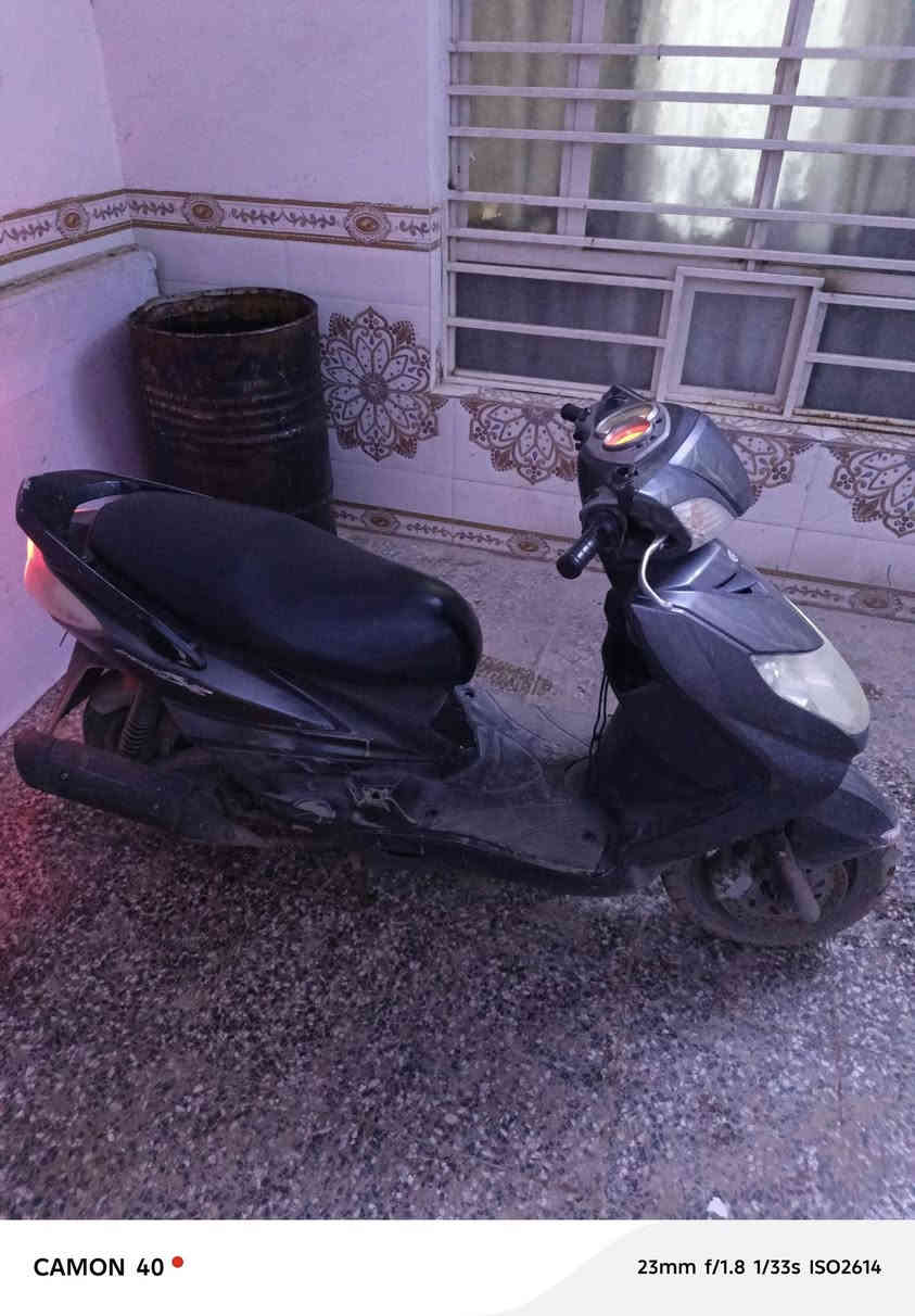 الدراجه خير من الله مكينتهه ناعمه خرسه 

كابريتر جديده فاكيوم جديد سلف جديد 

كهربائيات كلهه شغاله 

الدراجه وصخه ممغسوله صار شهر 

مكاني بغداد سعرهه 600 وبيهه مجال 

***********
