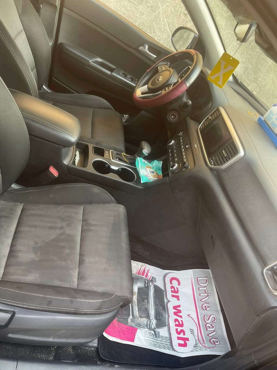 السلام عليكم 
سبورتج موديل 2020 وارد امريكي حادثها موضح بالصور 
ماشيه 118 كيلو السعر 160
الاستفسار *********** بغداد, العراق
