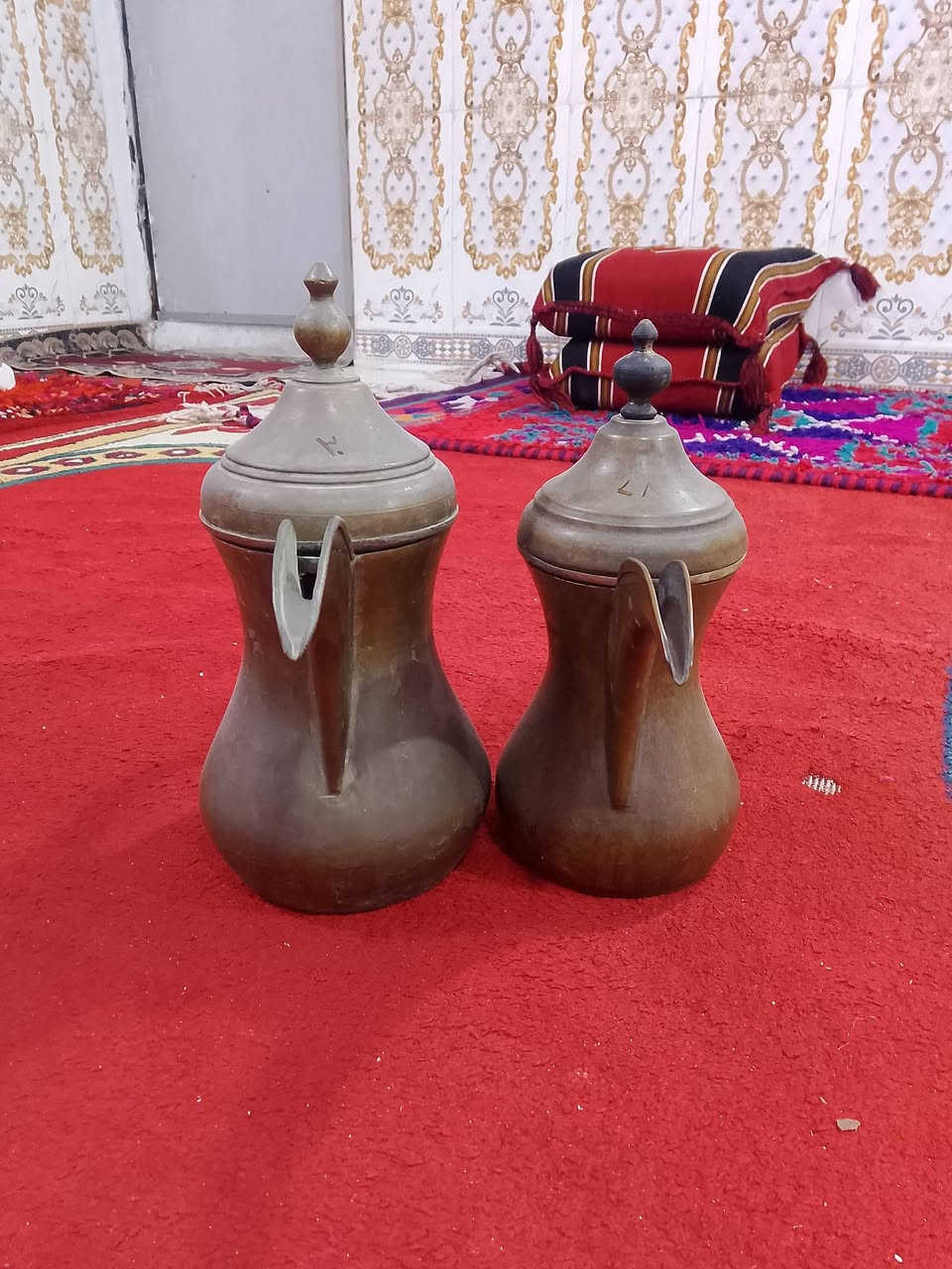 دلال بغدادي باله كويتي قديمة للبيع قياس 30 28 للستفسار اتصال *********** يوجد توصيل
