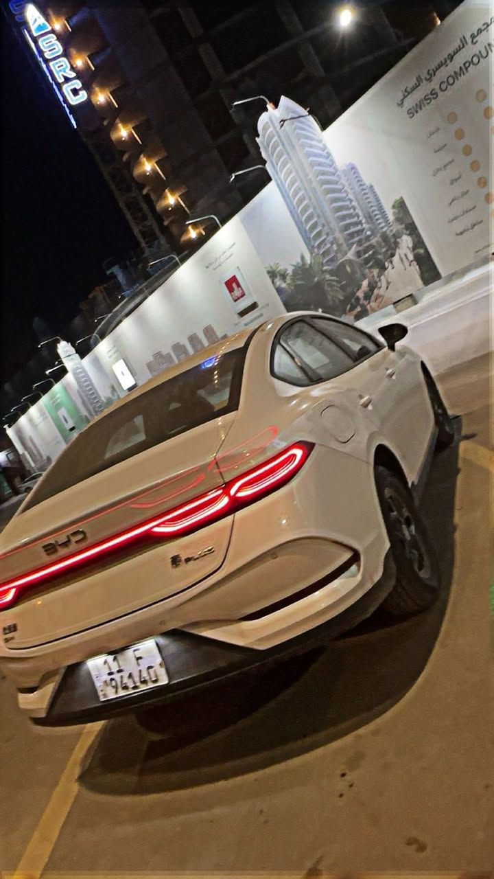 السلام عليكم من رخصه الادمن 
byd/جن بلاص /2025
ماشيه 4000
معروفه موصفات الجن بلاص والكل يعرفه ما يحتاج اثكر  شي 
السياره بعده بوضع الوكال 
السعر ١٢٩ ورقه 
مكان سياره بغداد 
الاستفسار 

‭٠٧٨٧ ٥٨٦ ٠٩٠٣‬
