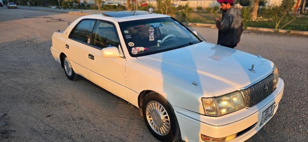 كراون راس الثور 🇯🇵
مديل ١٩٩٥ 
سياره رقم نكليزي الجديد رقم انبار 
السياره مكفوله كصه ونقل جثه واصوليات
سياره فتحه اصل 
مكينه ٢٥٠٠ اقتصاديه فيشتين
تبريد وي السويج شغال ثلج ❄️ 
حداديه وتخم تاير 💯 
لون صدفي سياره جاهزه مذب عليها ربع دينار 
للاستفسار ***********
مكلف بنشر
