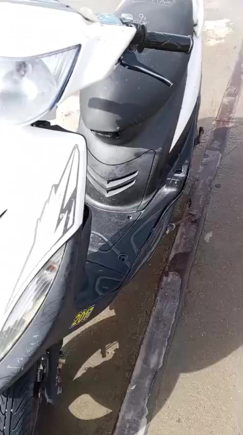 سلام عليكم من رخصه مدير الكروب دراجه ماكس للبيع بلادي49مفتوحه السعر 500وبيه مجال كفرات ختم واحد بلادي رقمي***********
