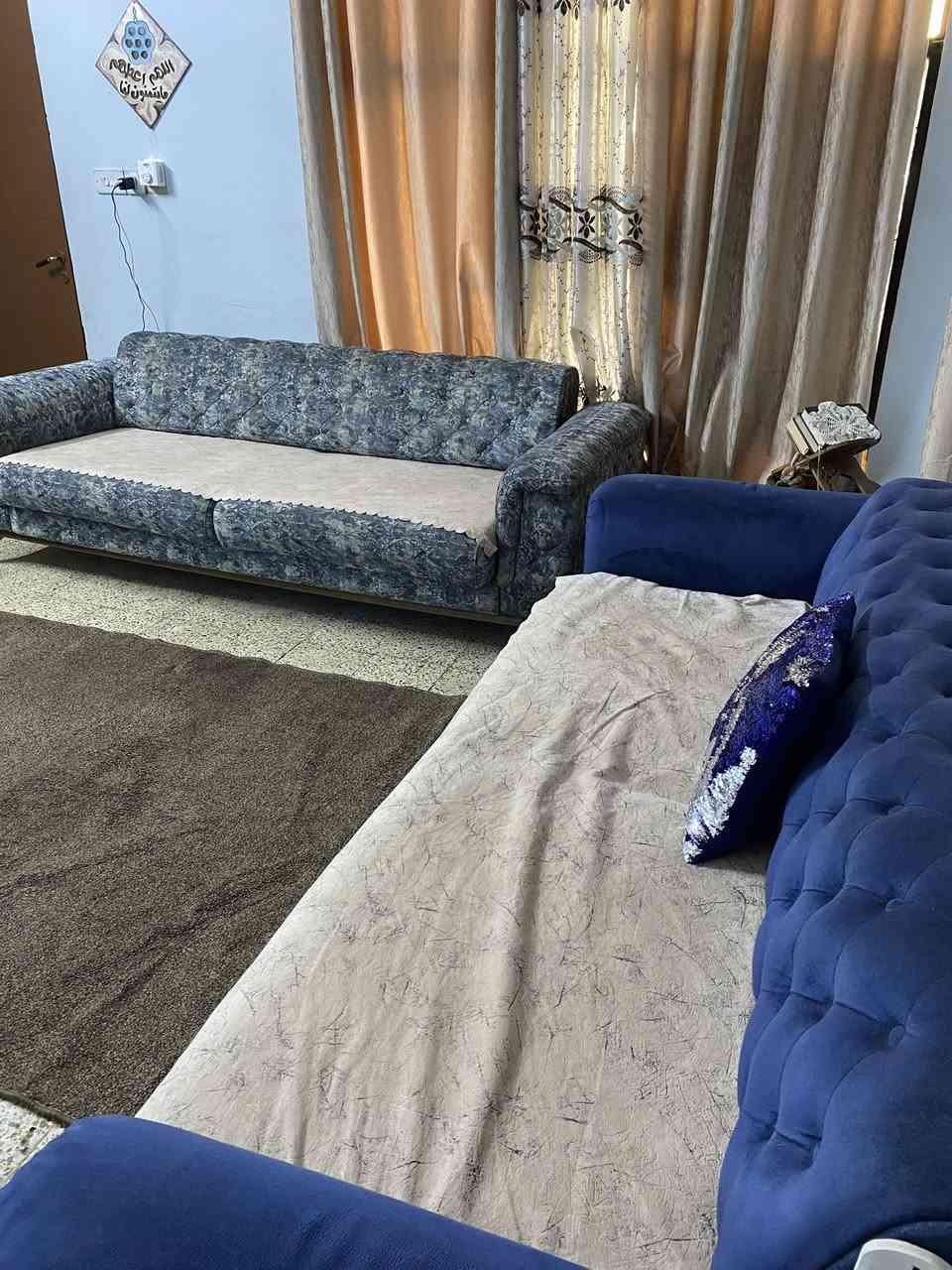 تخم 10 مقاعد (2 قنفات رباعية +2 كراسي) ينفتح سرير قلاب 
مقاعد ينفتح سحاب ينغسلن قماش وتر بروف من الجشعمي مشتري 2 مليون  نبيعه 850 وبي مجال للشراي مكان سبع ابكار


**إذا كنت صاحب هذا الإعلان وتريد حذفه لأي سبب، رجاءا أرسل رسالة إلى الدعم الفني**