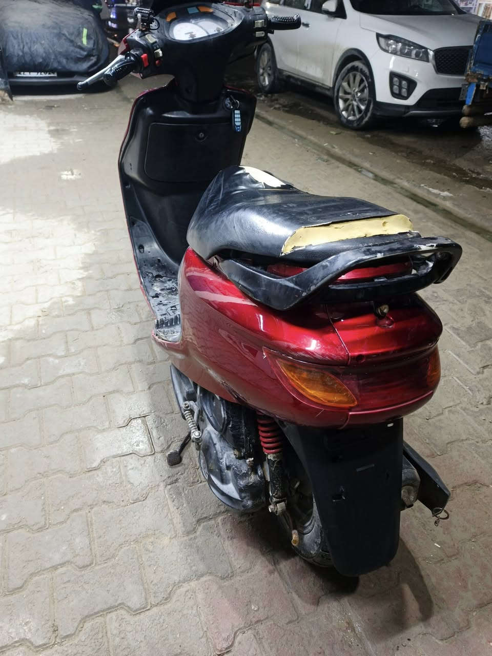 سلام عليكم 
فراشه البيع 
نضافه فول شلعه شك الكاع 
كهربيات كله شغاله 
مكان نجف
سعر 425وبيه امجال
اتصال ***********
