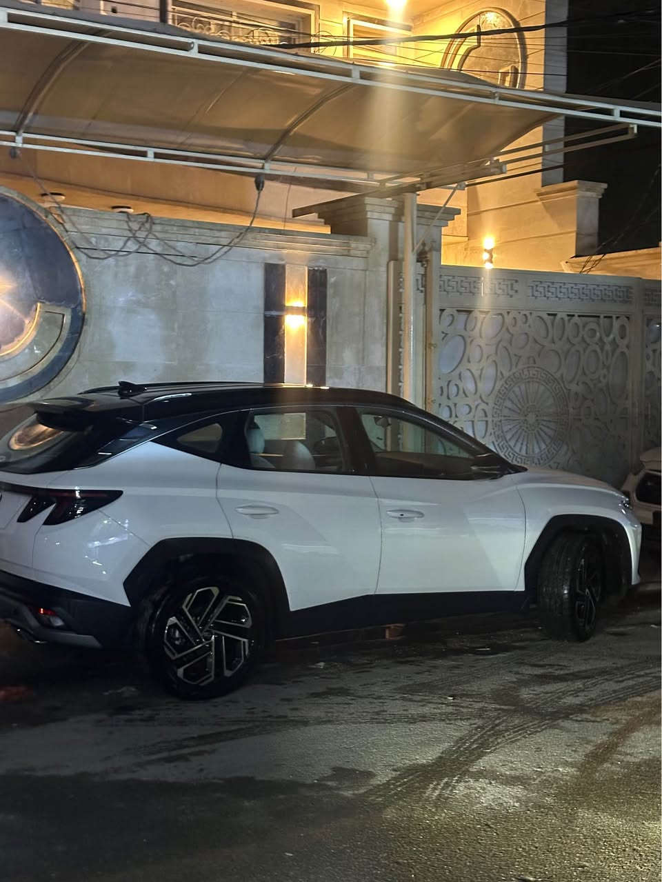 هونداي توسان 2025 
خليجي تو كلر 
ويل ١٩
ماشية 17الف km
صندوق كهرباء 
بصمه 
سايد بريك دكمه 
نظام نزول منحدرات 
Auto hold
شاشه جبيره 
Aplle car play /android auto 
تبريد بالكشنات 
كشنات كهرباء 
بردات خلفيه 
رقم بغداد 
بيه طخه صغيره بلصندوق مسحوبة pdr 
ورصعتين بلبنيد 
كفاله من الصبغ والتبديل كله كفالههه 
السعر 227 
*********** 
***********
مكانه بغداد بغداد, العراق
