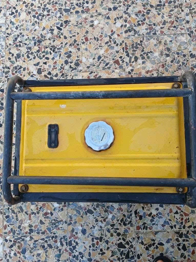 مولده استرا باب أول 10امبير نظيفة جدا استعمال قليل بس متروكة من العام ما+مشتغلة
سعره 100مكاني بغداد
*********** بغداد, العراق
