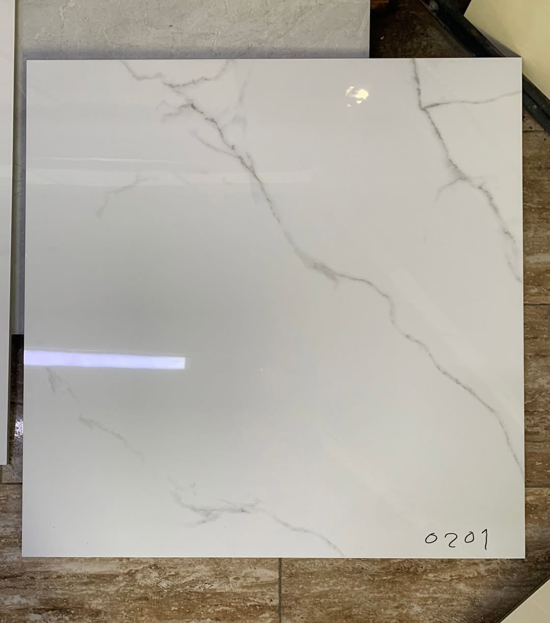 #جديد #جديد.   ارضيات بورسلين 

منشأة. سعودي. قياس 80/80  ثكنس 14 

  بألوان براقة و لمعه تدوم لسنوات

تقطيع  ليرزي. 

يُباع جملة _مفرد  

العنوان. بغداد/الدورة\شارع المصافي 
 يتوفر خدمه توصيل داخل بغداد و المحافظات المجاورة

للأستفسار اكثر مراسلة الصفحه أو الاتصال 
 ***********
☎️☎️☎️☎️☎️
