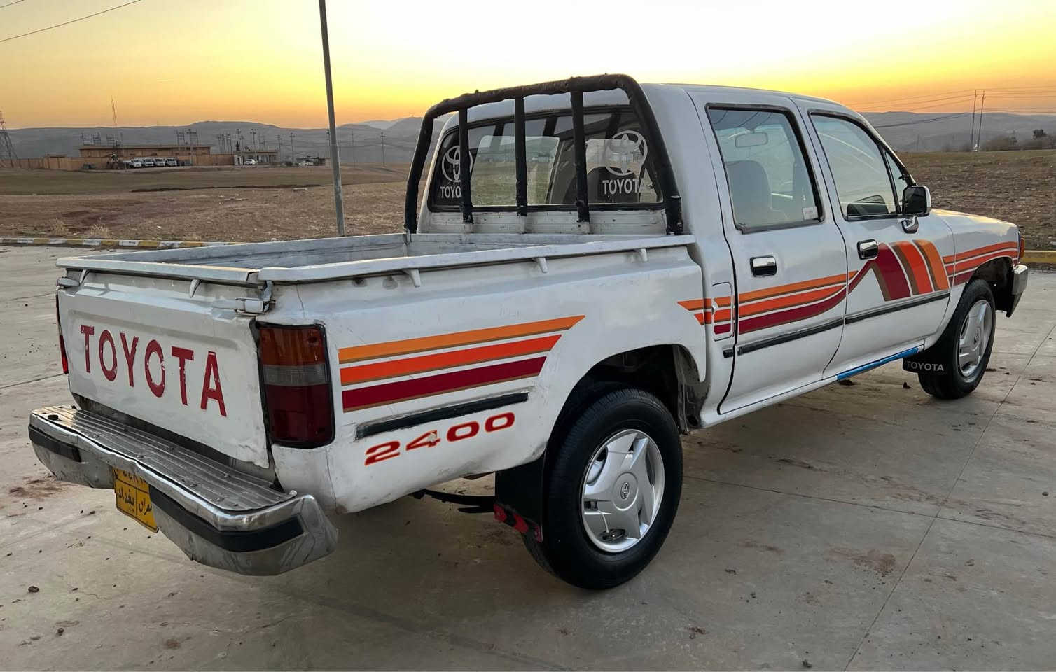 تويتا موديل 1990 ئارم كون كارتوني بةشةرتي ئةوةلياتي هةبي و مالي مةدةني نةبي مةكينة 3 واي گير مةكينة ئةكسل بةشةرت كامل بوياخ كراوةتةوة ليدراوي قورسي نية نرخ 30 گةلا و مةعامةلة شوين چةمچةمال 
***********
*********** شمشمل, السليمانية
