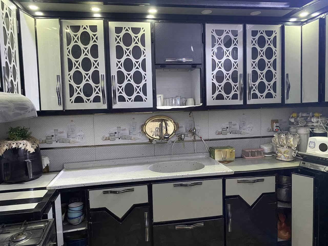 للبيع
كاونتر pvc نظيف جدا تفصال 
القياس عرض ٣ متر مع الملحق بنفس القياس
وجوانب كل جهة ١ متر
حوض السنگ مرمر 1.5cm
المكان النجف شارع المطار 
السعر ٥٠٠ الف
***********
