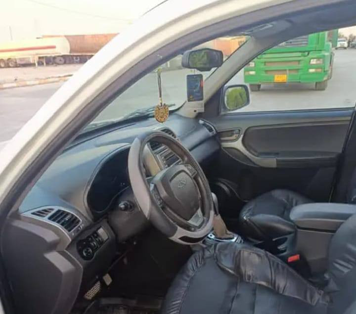 چیری تیگۆ بۆ فرۆشتن مۆدێل 2014 نرخی 60 وەرەقە و مامەڵە، مەکینەکەی تۆزێک بوخار ئەکات، سەنەوییەکەی دوو ساڵە بەسەرچووە، بە شەرتی بەناوکردن، تەبرید و گێڕی بێ عەیبە، بێ سبوغە. 
لە کەلارە.
*********** كالار, السليمانية
