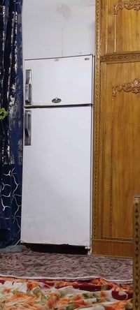 ثلاجة • باب واحد • نجف