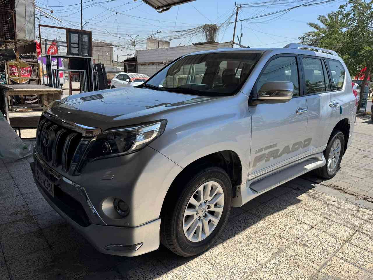السلام عليكم برادو موديل 2016 سته سلندر  VXR اعلى مواصفات فول خليجي رقم أربيل تحويل مباشر ماشيه ١٢٨ الف السيارة جاهزة وجديدة بيها صبغ ٣ قطع اثر شخوط بدون دواخل شرط السعر ٢٧٥ ورقة مجال بسيط مكاني بغداد البنوك شارع الكنيسة للاستفسار *********** ابو مصطفى السونار مرفق مع الاعلان
