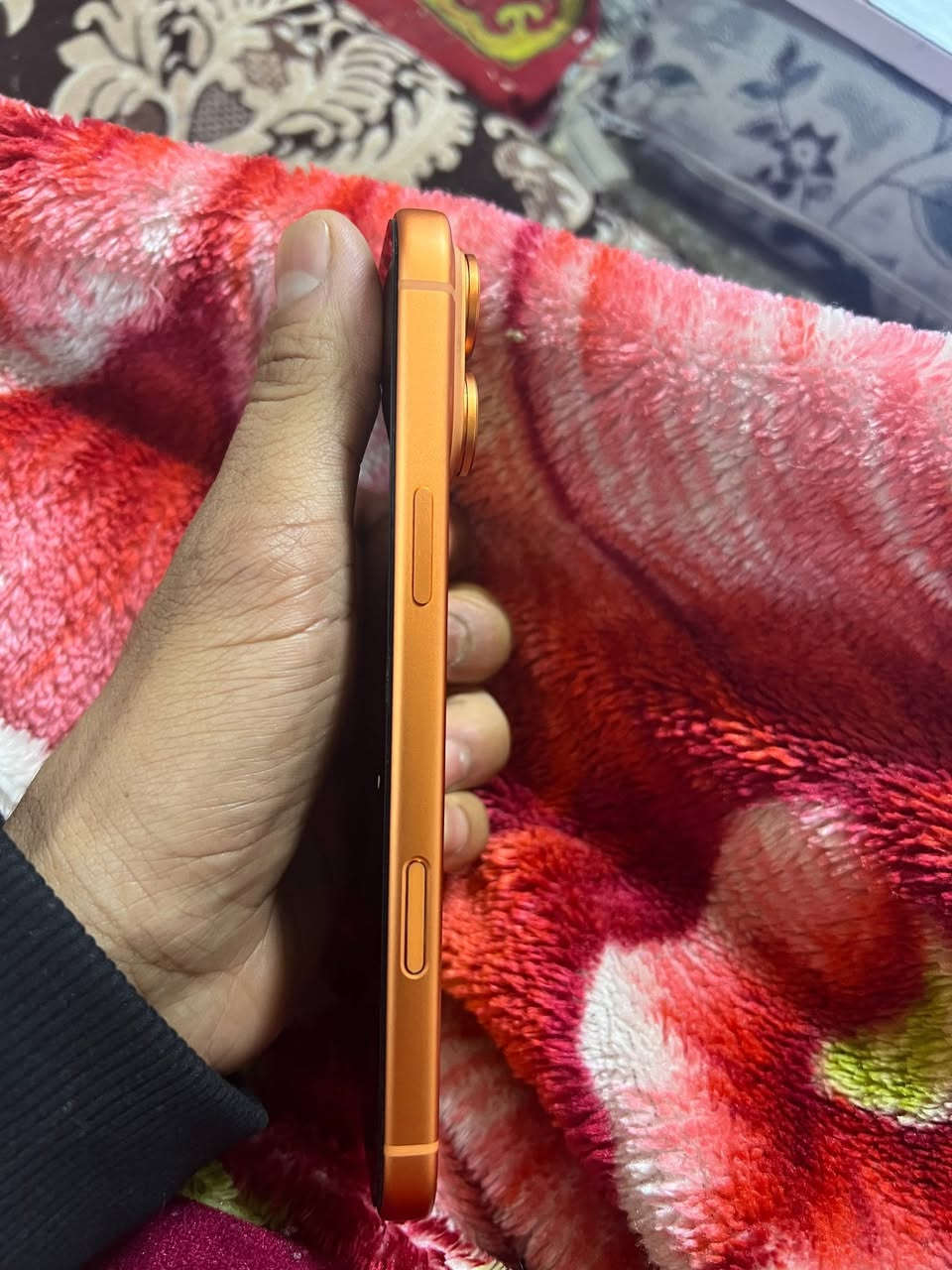 ايفون 17 برو ماكس للبيع
لون برتقالي 
بعده بضمان 
بطاريه 100
مشحون 31 مره
ذاكره 256
رقم الهاتف ***********
