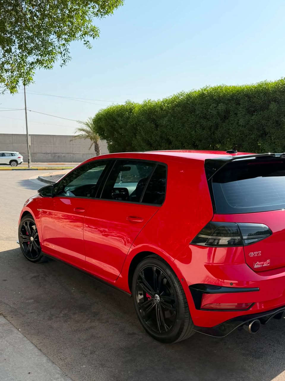 السلام عليكم للبيع او مراوس كولف gti اوتو بان
محرك 2.0 تيربو موديل 2021
مواصفات السيارة
بصمه 
بانورما
اوتو بارك
حساسات 360 
رادارات اماميه جانبيه خلفيه 
كشنات جلد كهرباء وتدفئه كشنات
قطعتين تبريد 
اشاير بلمري 
5 مودات قياده 
حادثها جاملغ امامي عكس السايق وربع بنيد 
عليها اكزوز وشوته وعطاس وبرمجه
*********** نفق الشرطه
