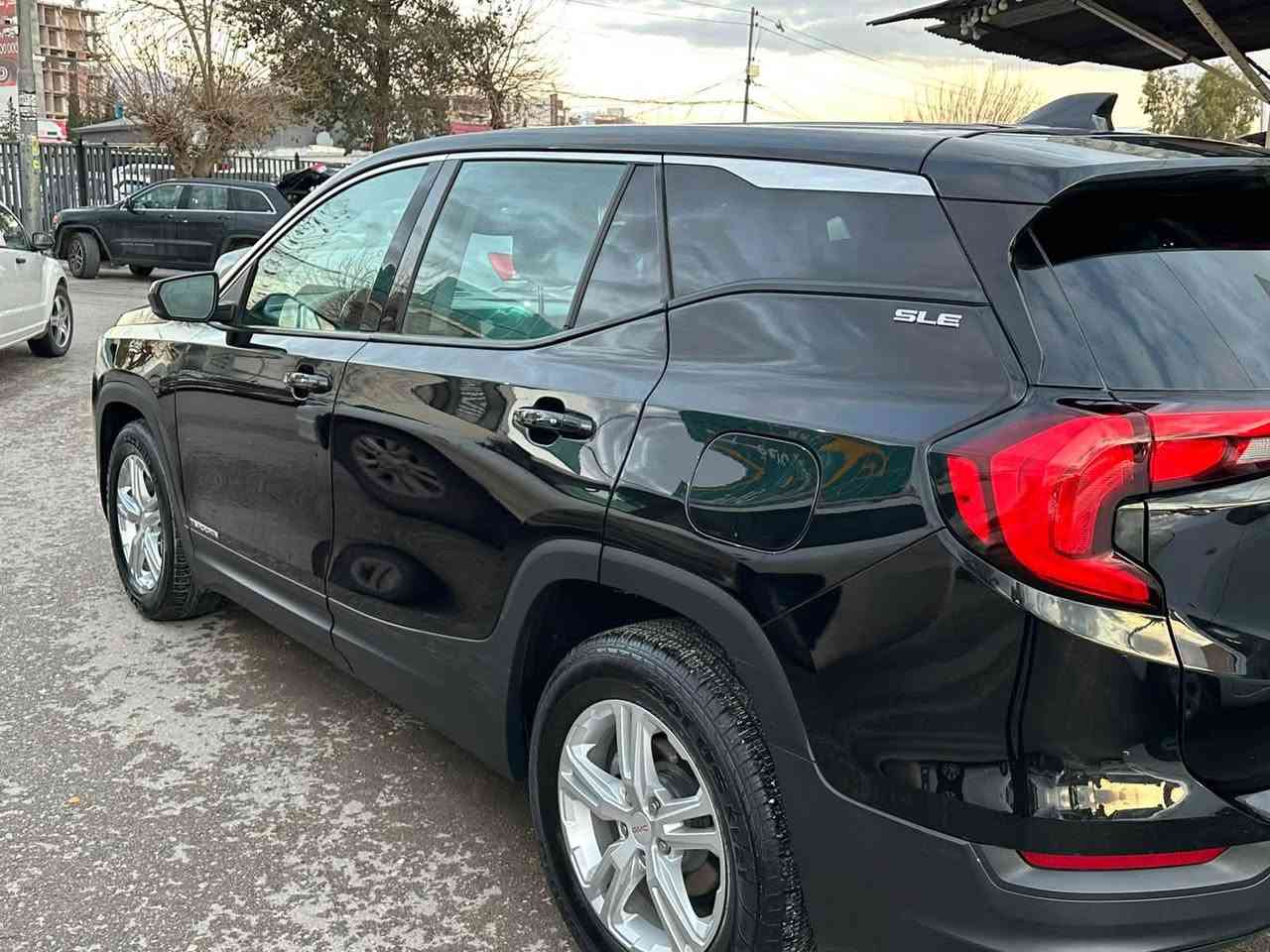 للبيع
للأستفسار ***********
#السعر 140 سعر مناسب 
جم سي تيران فئه SLE 
الموديل2019 
رقم سليمانية تحويل ثاني يوم هزه جديده رقم دولي الجديد سنويه ل 3031 
السياره استخدام شخصي ع وضع الشركة
ماشيه 71 
مكينه 1.5 تيربو كير 9 نمر 
حادثها جامرلغ وبنيد بدون دواخل وصور الحادث والسونار مرفقة ب المنشور 

مكان السيارة ديالى بعقوبة
