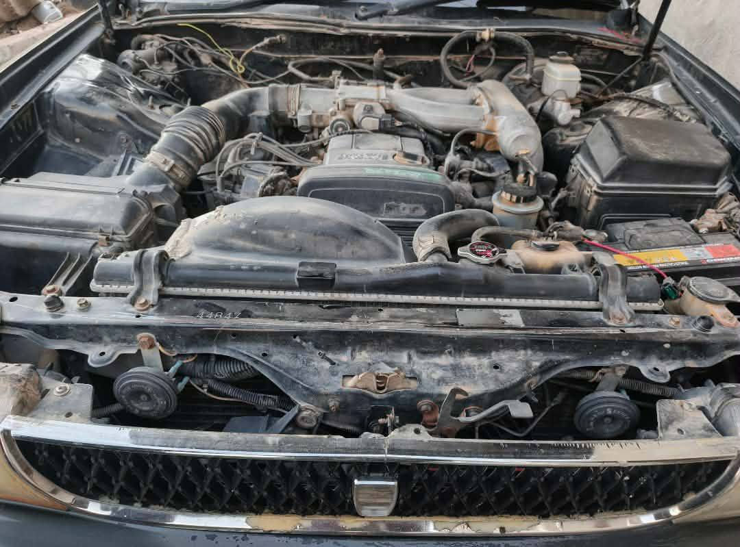 السلام عليكم شيزر للبيع مكفولة من اصوليات وكص وضربة قوية حدادية صار شهر من بدلت كاملة تنكجيه ستوني مشغلها حتئ بعدني ما صابغهن مكينه وكير بطة ٢٥٠٠ مكفولات سياره ما متعوبه اروح بيها لدوامي وارجع حتئ ما اشتغل بيها السعر ٦٠ وبيها مجال بسيط
المكان ديوانية غماس
للتواصل راسل الصفحة واني بخدمتك
للعلم السيارة احلا من الي بالصورة
***********
ما يعجبك السعر اعبر لا تكسر بحلال العالم
