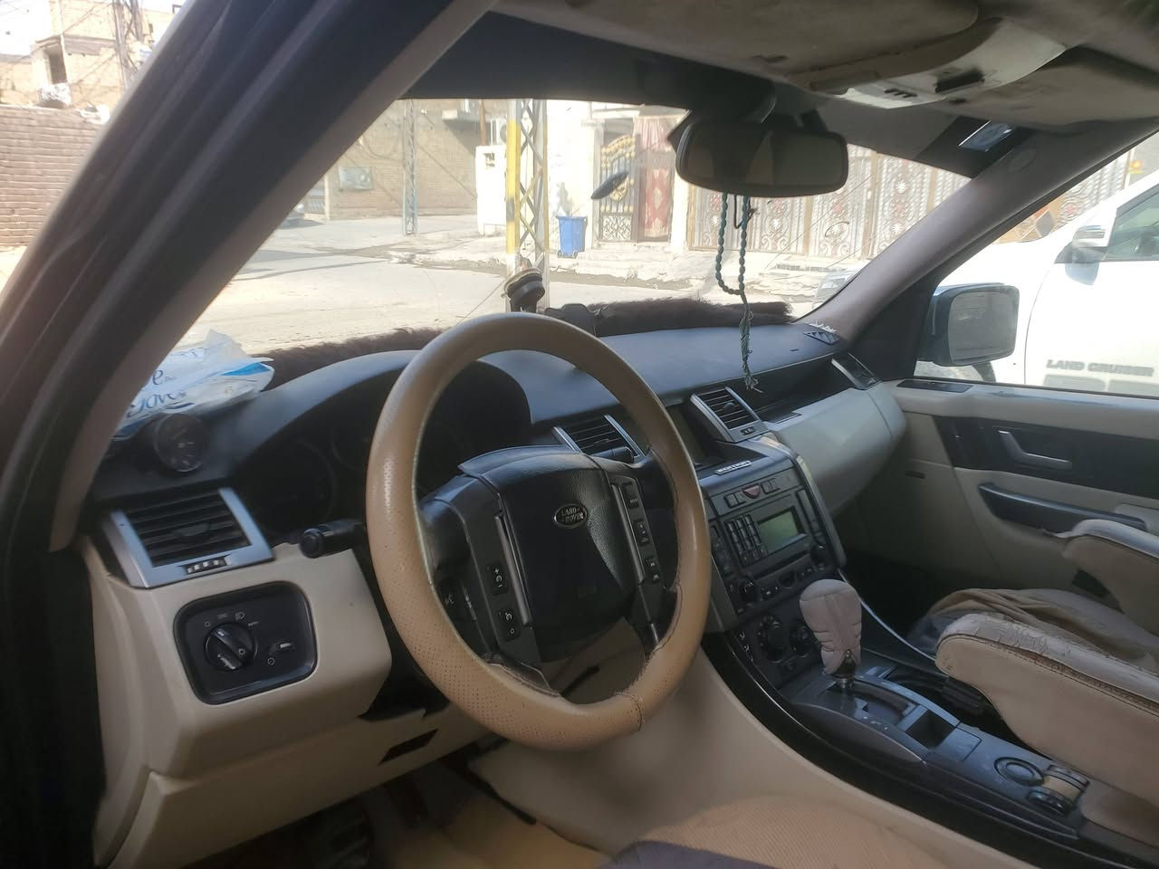 رانج 2005بيهه مكينه وكيري برادو سعر88$ رقم ***********
