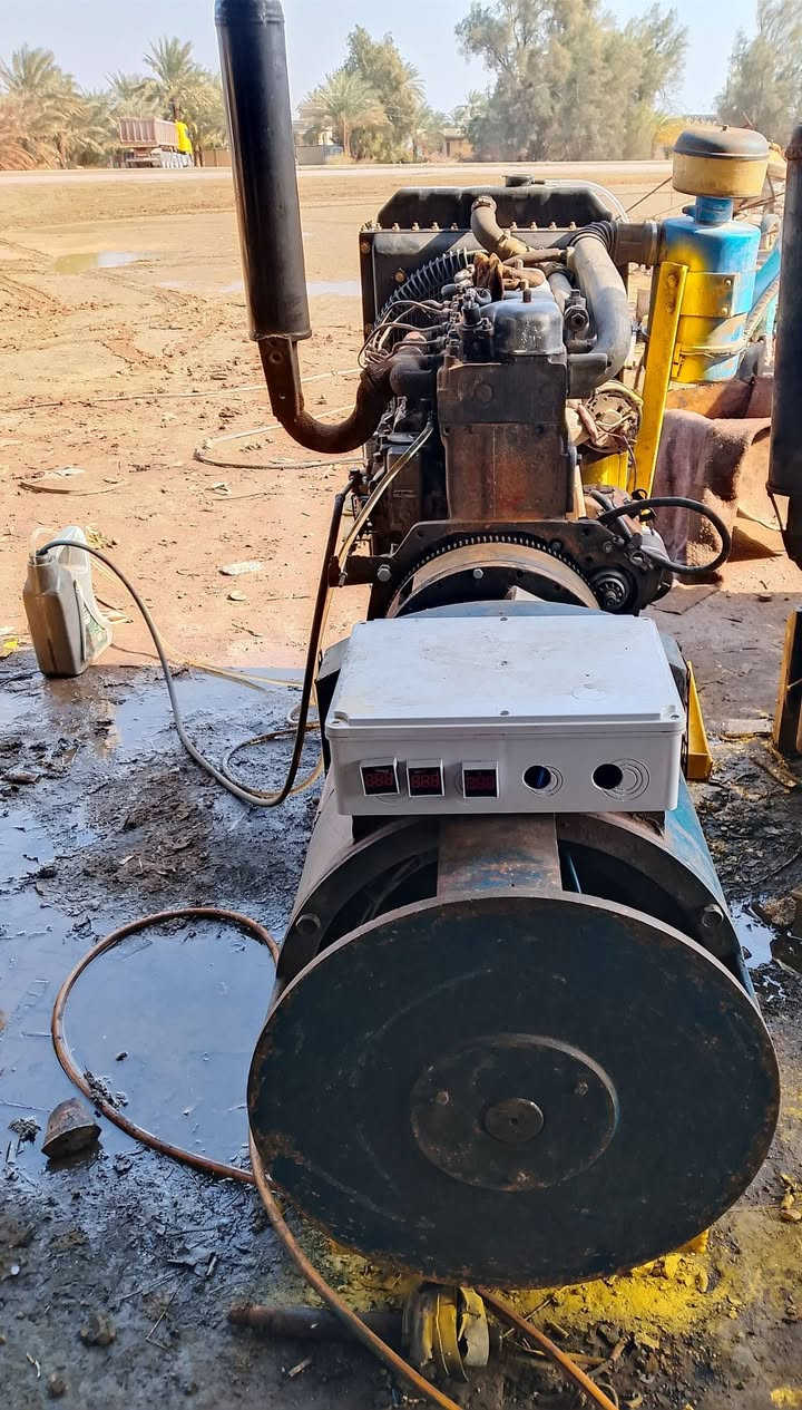 مولد محرك عنتر 4 بستم مع راس توليد 40 كيفي يعني 160امبير 3 فيز جاهزه شرط الشغل  وتحميل الكهرباء بابل المحاويل
***********
*********** اكو نقل
