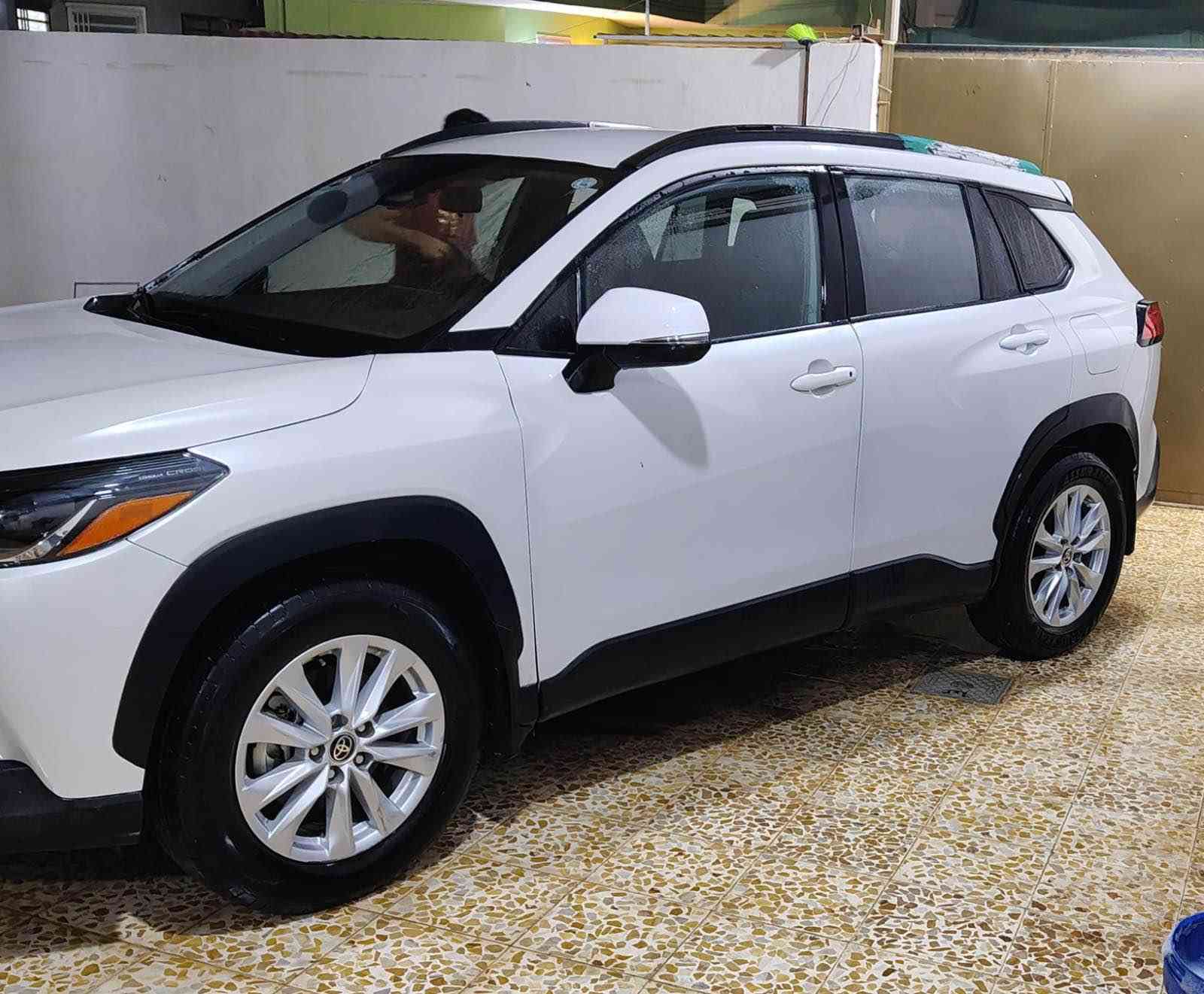 كورلا كروز 2023 LE وارد امريكي 
ماشيه 14 الف ميل فقط
محرك 4 سلندر 2000 المرغوب بانزين 
مكانها دهوك و موصل
رقم شاصي
‏7MUCAAAG3PV071086

السياره كير مكينه تبريد مكفولات
حجر بيئه شركه بشرط

رقم دهوك الجديد
رقم وسنويه وهزه وفحص كلها جديد 2030
باسمي تحويلها مباشر او تريد وكاله حاضر

بيها 7 قطع صبغ  ابيعها عام بدون دواخل وشواصي بشرط بجم كبس
ايرباكات فقط البرده طاك 

مواصفات :
كير اوتوماتيك / تشغيل بصمه / رادار تحديد مسار  / ابواب بصمه / شاشه جبيره لمس / 4 كاميرات / مرايا كهربائي / فول تحكمات ستيرن / كروز سرعه / ستيرن فوليوم / لايتات أوتو / تبريد قطعتين امامي وخلفي / نظام تركشن مانع الانزلاق / نظام خرائط ملاحه / مسجل  Bluetooth + Aux + usb + CD / Car play نظام Android / ويل كب شركه طخم تايرات نظيفه

السعر 160 ومجال

للاستفسار 
كورك *********** واتساب
آسيا *********** واتساب دهوك, العراق
