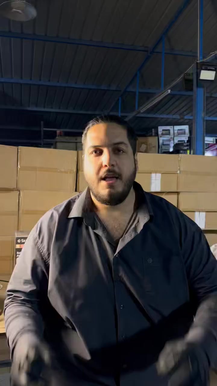 قلاية هوائية 8.3 لتر من سلفر كلاس

المميزات:

قلاية هوائية متعددة الوظائف بسعة 8.3 لتر، تتيح لك تحضير الأطعمة بطريقة صحية وبدون زيت.

تتميز بتقنية تسخين الهواء الساخن بسرعة، مما يضمن طهي الأطعمة بشكل متساوي وسريع.

تصميم عصري، مزودة بوعاء غير قابل للالتصاق، مما يسهل تنظيفها بعد الاستخدام.

الطاقة: 2500 واط توفر أداء عالي للطهي.

مزودة بعتلة  رقمية لسهولة التحكم في درجة الحرارة  والوقت

درجة الحرارة: 80-200 درجة مئوية

المؤقت: 0 - 60 دقيقة

أبعاد المنتج: الارتفاع 37 سم  القطر 32 سم

عمق الجرار: 27 سم

الملاحظات:

لا تحتوي على شاشة لمس

لايمكن رؤية الطعام من خلالها


**إذا كنت صاحب هذا الإعلان وتريد حذفه لأي سبب، رجاءا أرسل رسالة إلى الدعم الفني**