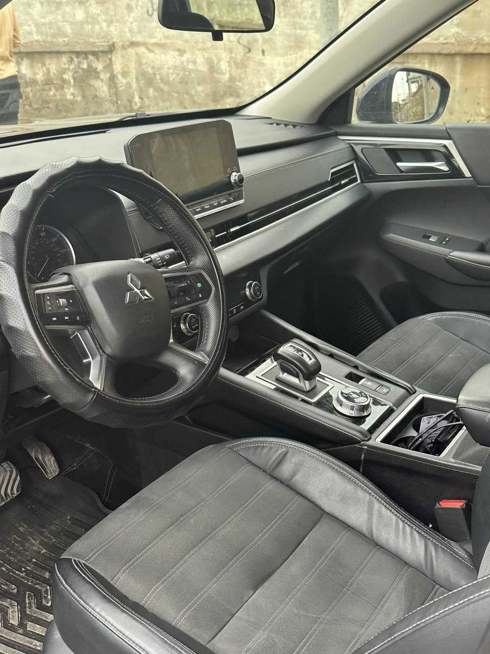 Mitsubishi outlander 2023 SE سیارەکە رەقەم هەولێر بۆنیت سبوخ بێ ناوگرتن سیارەکە با ناوی خۆمە سناوی هاتە 2030 تازەم کردۆتەوە 80هەزار رۆیشتوە سیارەکە ماڵی دۆستە و زۆر بە خاوێنی ماوەتەوە کۆبۆن بەنزین لەگەڵە شۆێن کەرکوک رەقەم موبایل ***********
