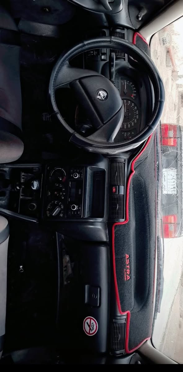 استرا للبيع سيارة بخ جماليه حجم 16 سنويه إلى 2028 محرك نظيف تريد تحويل او وكاله السعر 35 وبيها مجال الرقم ***********
