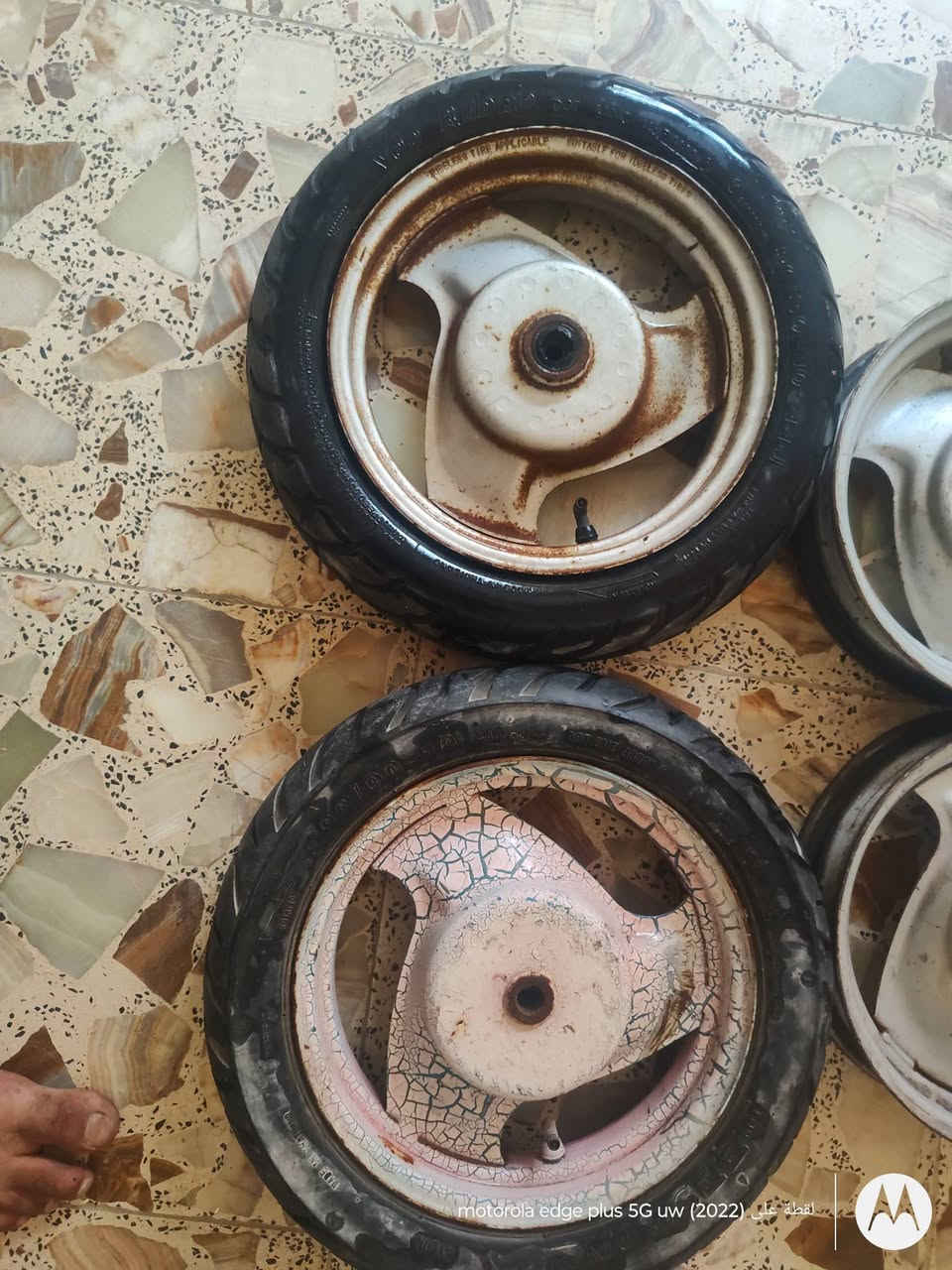 السلام عليكم غراض للبيع وياله مال ماكس خلفي وامامي  كامله بس تايرات مابيه و مال زعر كامله خلفي وامامي ويل مال فراشه خلفي وصالنصه مال ماكس بس بيه لحيم شويه السعر خاص


**إذا كنت صاحب هذا الإعلان وتريد حذفه لأي سبب، رجاءا أرسل رسالة إلى الدعم الفني**