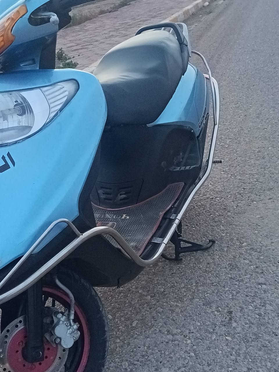 السلام عليكم دراجه سبيسي ياباني جديده رنبه مفتوحه مره وحده محرك صافي سلف هندر كهربايات شغاله  ⁨***********⁩ اتصل عله اىرقم السعر600وبيه مجال
