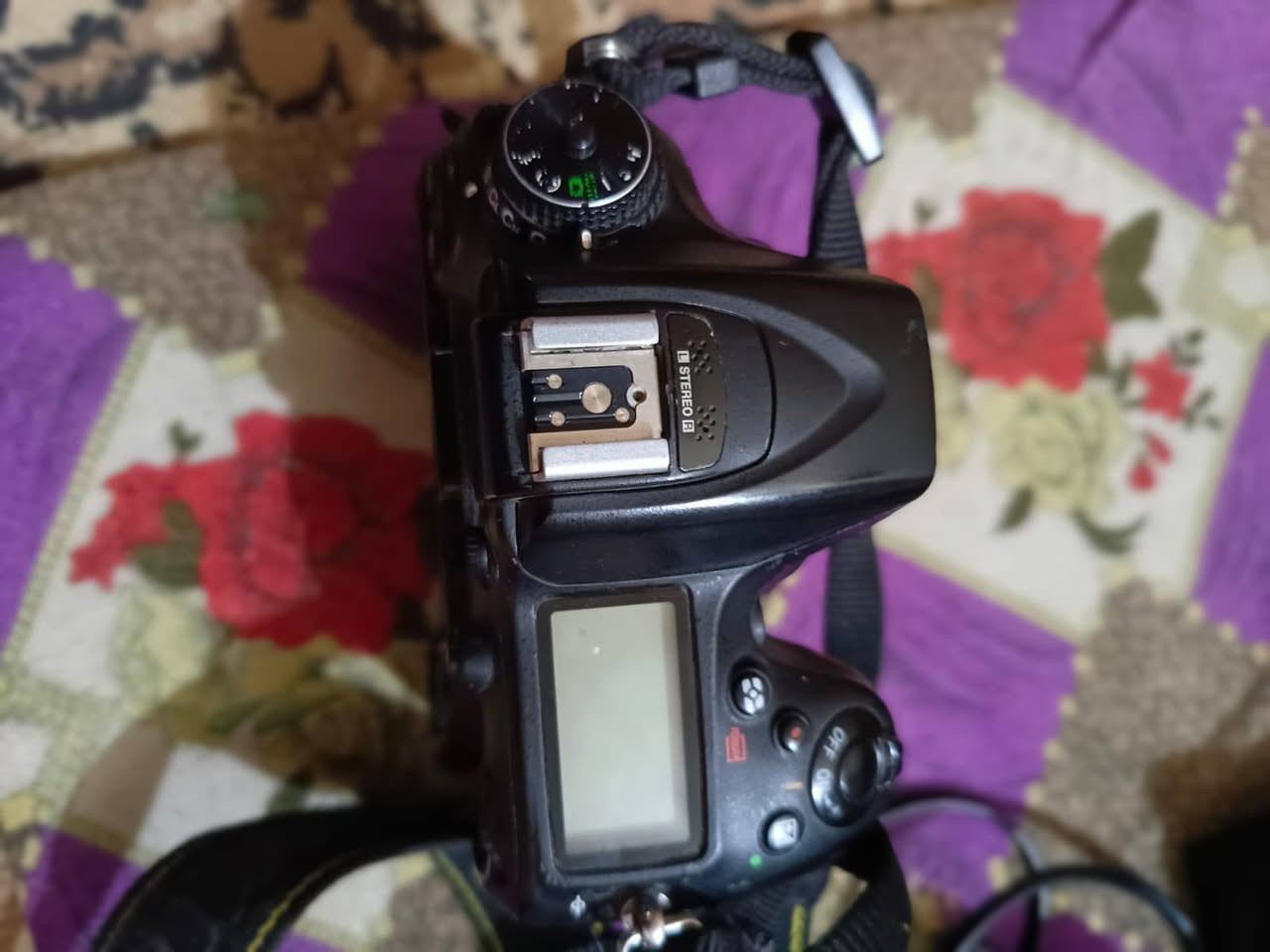 السلام عليكم كامره للبيع 7100 السعر 550 وبيها مجال ***********
