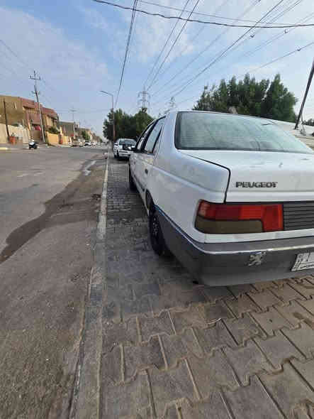 السلام عليكم بيجو روى مديل 2009 السياره جاهزه كهربائيات كلها شغاله كفاله من الصبغ بيها خيط بخار غرفتها جديده السعر ب27 ورقه  ***********
