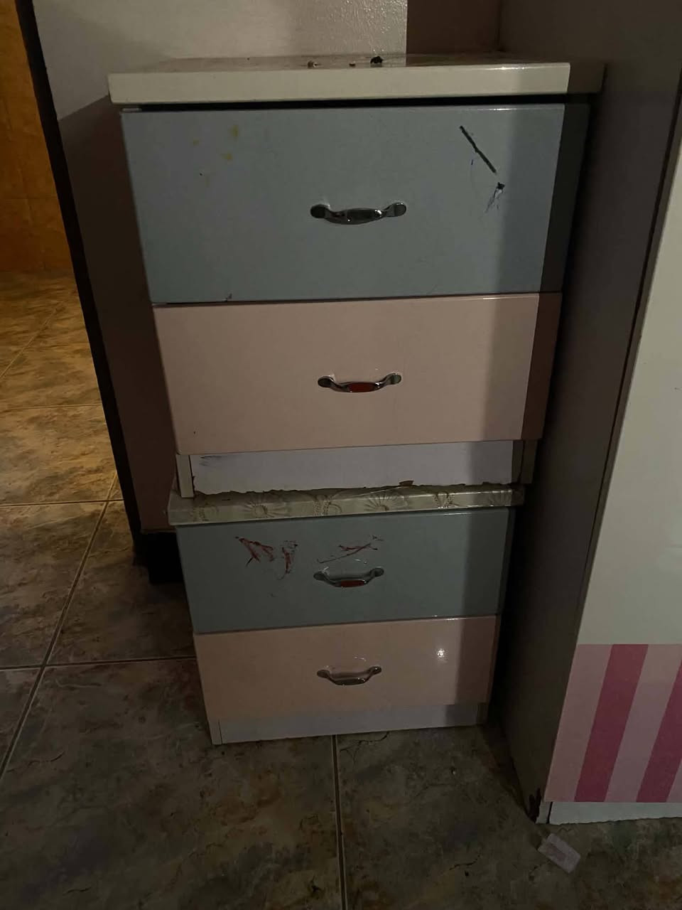 نص تخم ويه٦كوشات ٨٠
جربايه طابقين ٨٥
جربايه نفر ويه فراش٤٥
تلفزيون يشتغل مابي شي ٦٥
زاويه ملابس ٣٠
مجرات ١٥
بوفيه فراش٣٥ العنوان بغداد الكريعات


**إذا كنت صاحب هذا الإعلان وتريد حذفه لأي سبب، رجاءا أرسل رسالة إلى الدعم الفني**