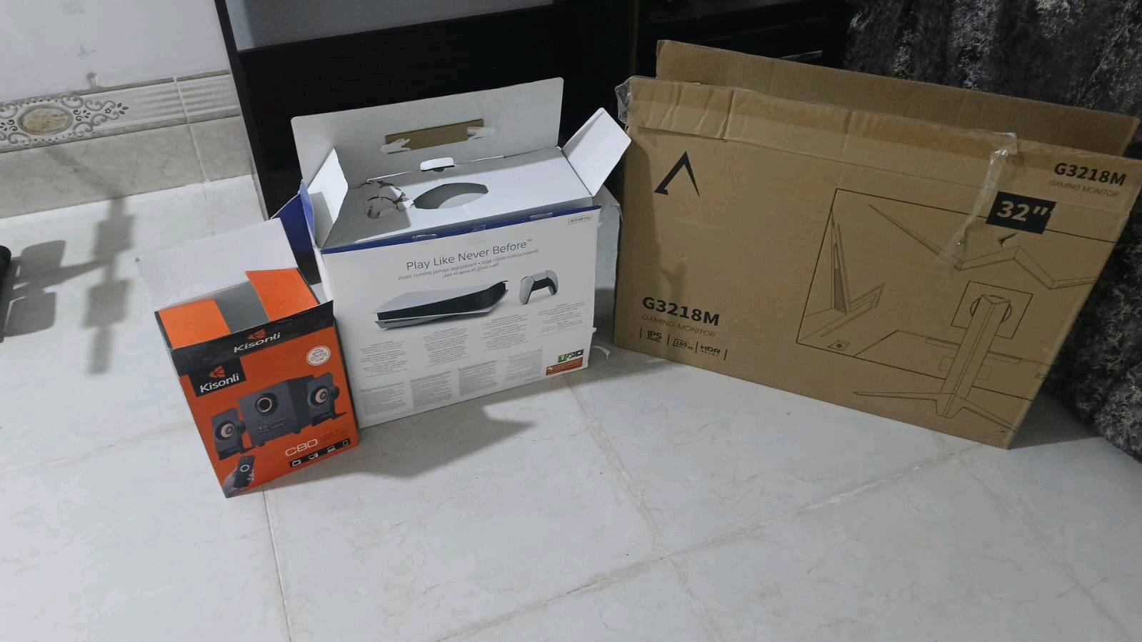 سلام عليكم
بلي 5 فات مهكر ( معدل ) نضام 10 

تهكير يوتيوب  

مستعمل 3 أشهر 

مع 4 حوستيك أصلي 

كيبل تايبسي تايبسي 

كيبل hd + كيبل usp -typc

 شاشة avitron gaming 

حجم 32 inch 

2k 

180 فريم 

Ips الاوان جدا جميلة 

1 msi سرعه استجابه

 سماعات kisonli c80

مضخم

للتفاصيل وا السعر خاص او على رقم يجود فيه واتساب 
***********

هل الجهاز والشاشة والسماعات بيهن أي خدوش، كسر، درفتة باليدات، أو أي عطل ولو بسيط؟: 
اليدات جديدات والسماعات ايضا جديده ما في اي خدش وما في اي دريكس اصليات 

وين موقعك بالضبط بالعراق؟ حتى أضيف مكان التسليم/الاستلام بالإعلان.: 
موصل جانب أيسر تعليم تربيه ٤
السعر شكد النهائي؟ وبيه قابلية 

للمساومة لو لا؟: 
بيه مجال سعر 
البيع وياه كل الملحقات والعلب والأغراض

 الظاهرة بالصور لو أكو شي ناقص؟: 
كل ملحقاط الي موجوده بل صور من صوت مضخم وا شاشه وا ٤يدادت