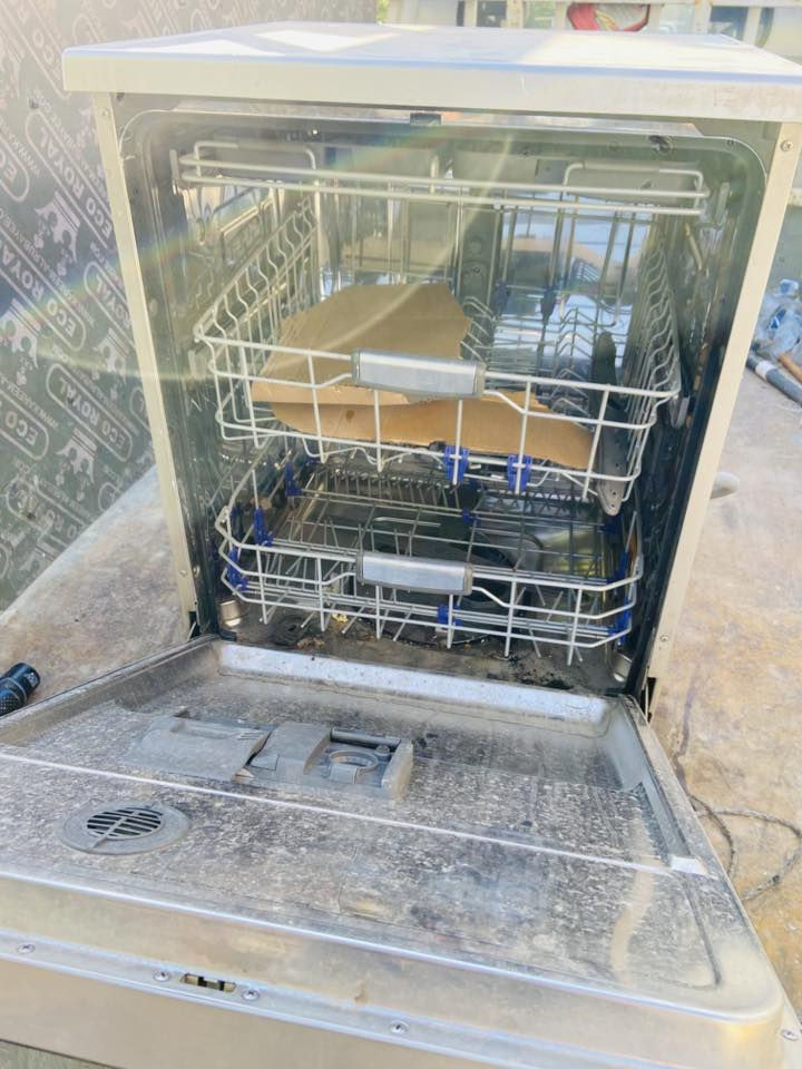 سلام عليكم عندي غساله ايلجي شغاله كامله بيه فقط فطر بلحوض سعر ١٥٠ بغداد حي جهاد  ***********
