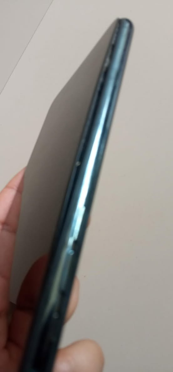 سلام عليكم ايفون ١١برو ماكس ذاكره 256 تلفون مامبدل بي شي فقط بطاريه منفوخه وشاشه كافعه لان بطاريه منفوخه مكان حله حي البكرلي سعره ٢٠٠ قفل مامتواجد عل خاص  تواصل عل رقم 0789 396 7746
