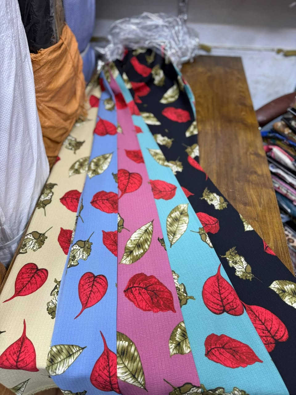 جديد لؤلؤة الغيث لتجارة الاقمشة
كريشة 😎😎
البيع جمله فقط 
العنوان شورجه سوق الصفافير سوق المراديه
علي طعيمه
هاتف ***********
