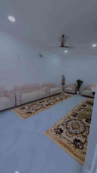 السلام عليكم 
دار للبيع في حي المنتظر الاول (مستعجل على البيع )
المساحة 170 متر
تتكون الدار من إستقبال 7.4
وغرف نوم عدد 2 
ومطبخ وحمام خارجي وداخلي وصاله كبيره الإستفسار الإتصال على الرقم التالي ***********
