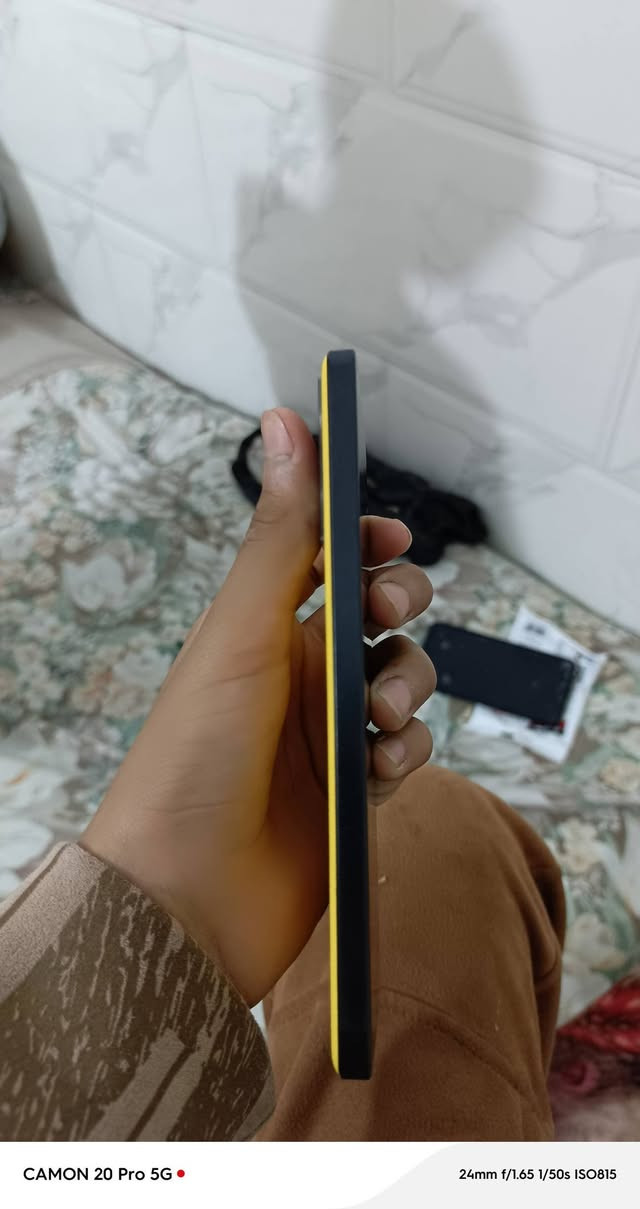 هاتف للبيع بوكو 6xبرو 5gالنضافه 90زلغ مابي 350 وبي المجال بدون ملحقات لستفسار رقم *********** العنوان فلكه حي النصر
