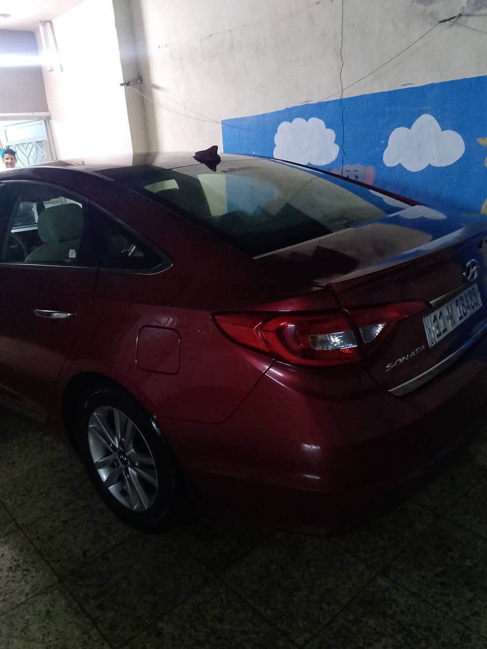 سوناتا مديل ٢٠١٦سعر 123 ورقه رقم المبايل ***********وارد أمريكي حادث السيارة صبغ الباب الخلفي خلف السائق وبارد بالدعامية الخلفية  فقط بدون دواخل بدون ايرباك بدون شواصي بدون لغود كفاله عامه  محرك ٢٤٠٠ سياره بوضع شركه تدفئه تبريد صدر امامي وخلفي كله جديد ماشيه 83 الف زنون رقم بغداد نكليزي
واحلى من الصور بهواي
