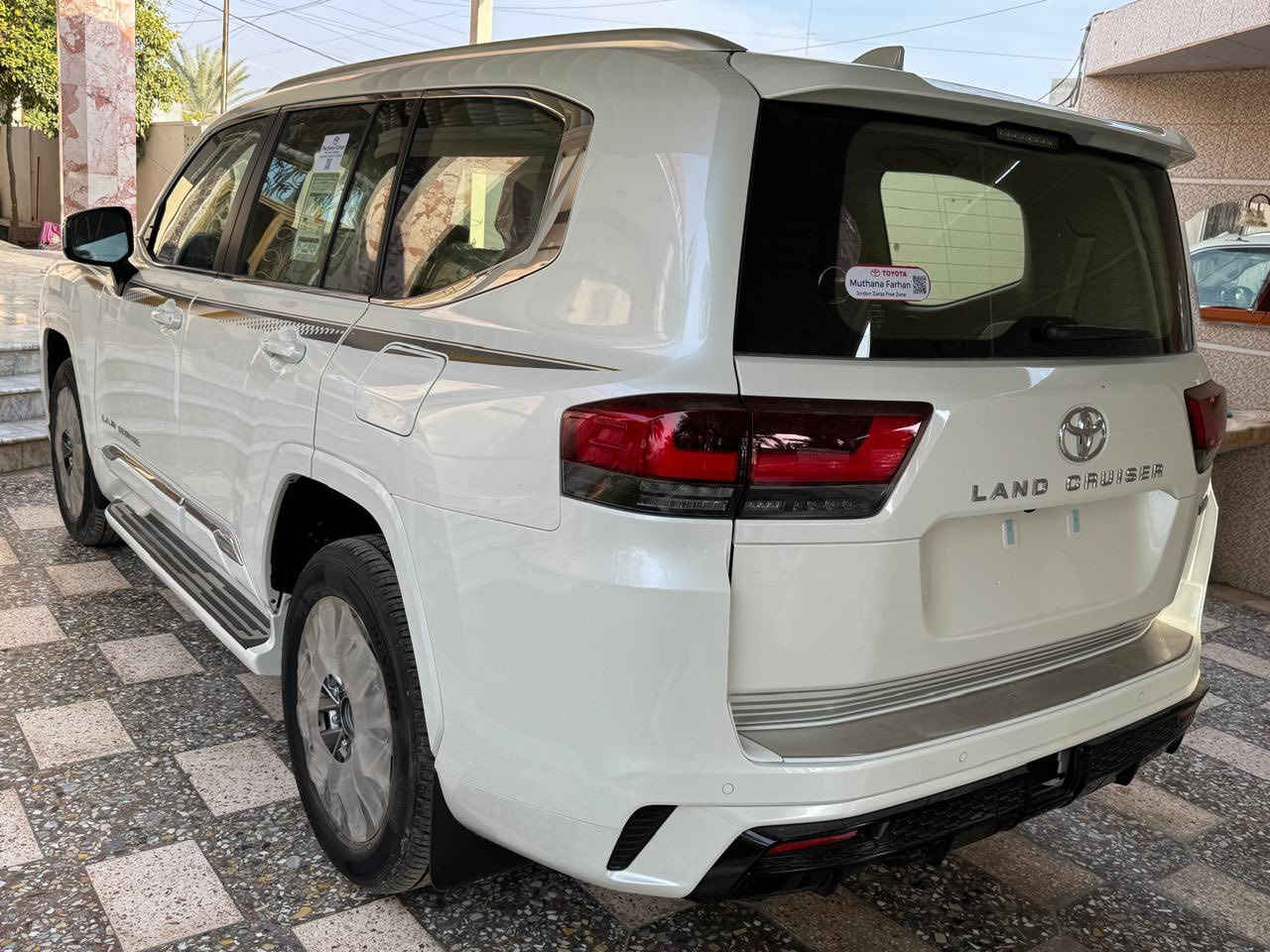 لاندكروزر 2025  VXR زيرو
ما ماشية 
للبيع 
خليجي مواصفات بريم
محرك 4000 cc مفتوح
رادار امامي خلفي 
كامرات 360
حساسات امامي و خلفي 
كراسي كهربائي امامي و خلفي 
كرسي امامي تخزين
تشغيل عن بعد 
شاشات تطبيق عدد ٣
جلد ، فتحة سقف 
عدة بالكارتون كاملة 
كافة مواصفات البريم 
كما موضح في الصور 
للسعر و للتواصل على الخاص او على الرقم 
***********
