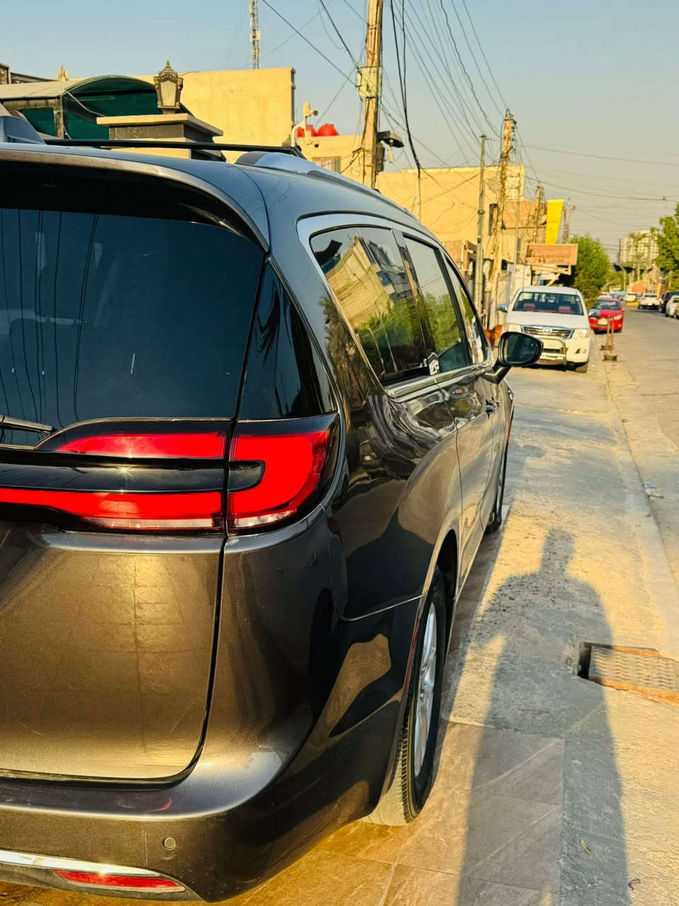 السلام عليكم.  باسيفيكا للبيع موديل ٢٠٢١    ماشية ٨٢٠٠٠ميل مواصفات كاملة بدون فتحة  ضرر جاملغ مصبوغ و دعاميه بلادي بدون صبغ   بدون ايرباك 

كشنات جلد مع خزن
كشنات تدفئه مع ستيرن
كامرا حساس خلفي بلاد 
تشغيل عن بعد
رادار خلفي امامي
بصمة تشغيل عن بعد
كار بلي
اوتو ستوب
اوتو ستارت
اوتو لايت 
كامرا تحديد مسار 
لايت بك لايت لد 
شاشة كبيرة
شاشة اعطال كبيرة
ابواب صندق كهرباء
 السعر٢٢٢  بيها مجال. تفاصيل اكثر. 

*********** 
ملاحظه السياره داخله كلين من سويت سونار طلعت مضروبه جاملغ ومصبوغ 
    
سيارة نظيفة جدا كلشي على وضع الشركة #كرايسلر_باسفيكاعنوان بغداد قرب تقاطع درويش
