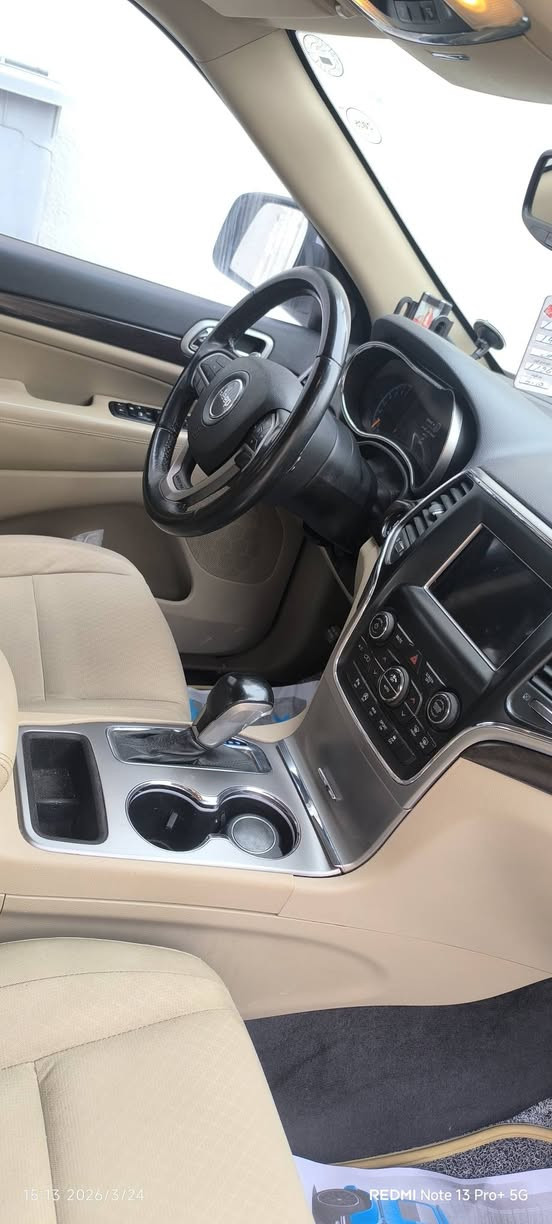 السلام عليكم
كراند شيروكي 
خليجي 18 مكفوله كفاله عامه 
فول عدا الفتحه 
رقم أربيل مكانها ميسان 
للبيع او المراوس  بسيارة اقل من سعرها
***********
