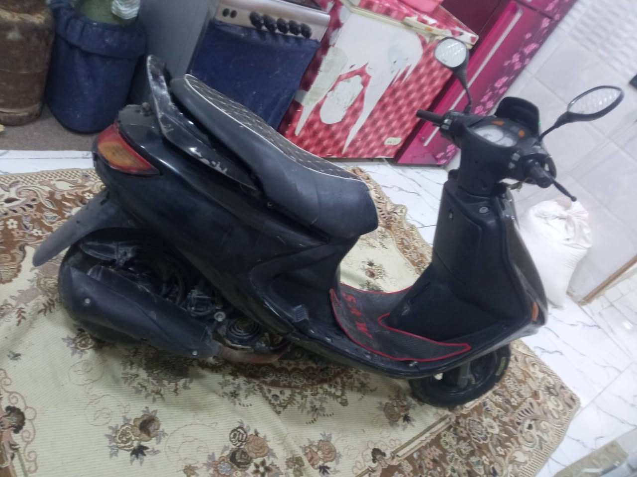 السلام عليكم فراشه للبيع فحل نظيفه كلها شغاله وما مفتوحه بس بيها شويه مالتها الكفر نتضرر السعر 300 وبيها مجال بسيط العنوان حله شارع 80 قرب الساده ابو خطه ***********
