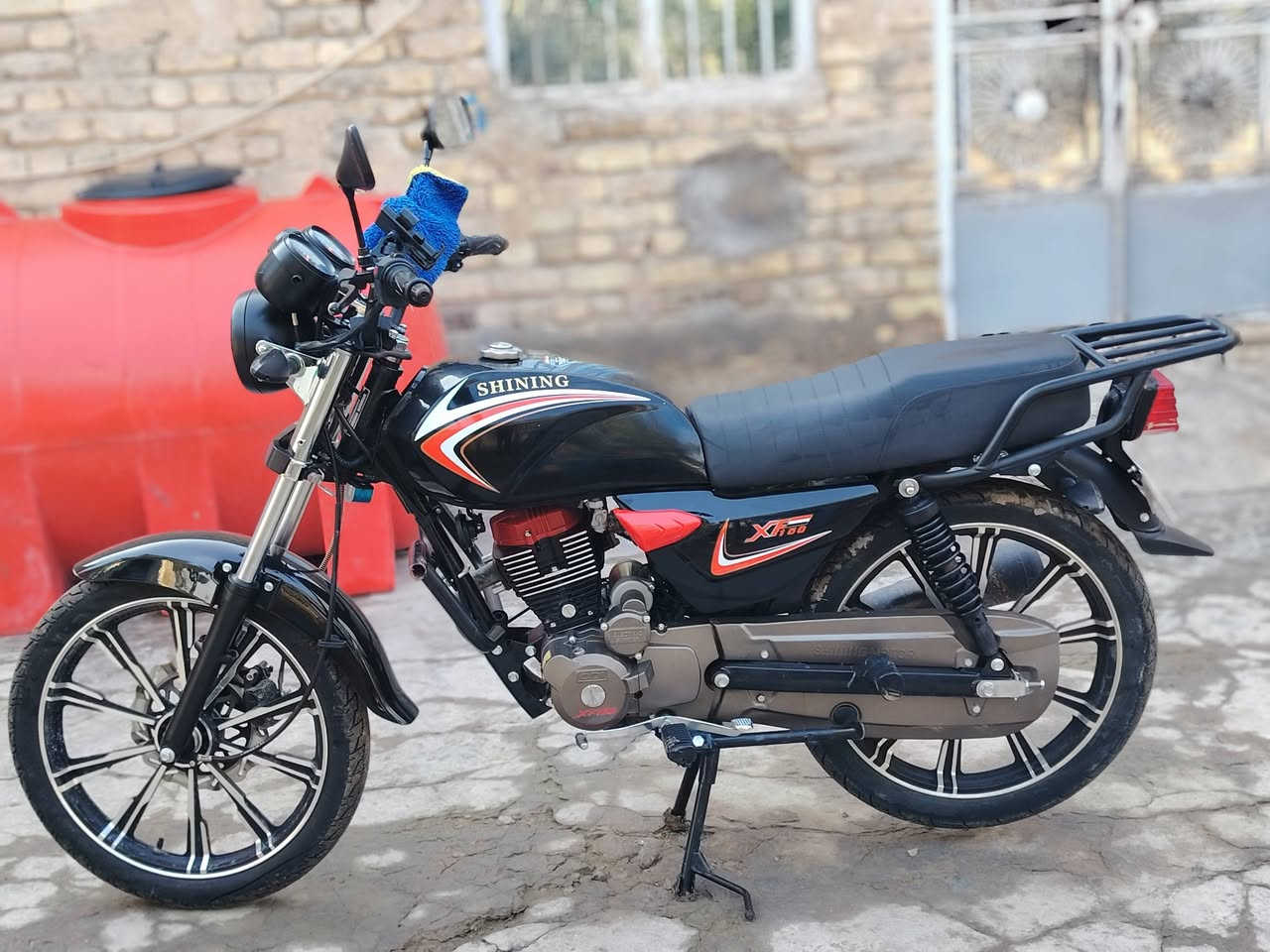 السلام عليكم ورحمة الله وبركاته
دراجه شايلنك موتور موديل ٢٥دراجه كفاله عامه من كلشي أوراق اصولي مشروع وطني بأي محافظة تكدر ترقم المكان ديوانيه قضاء الدغاره اليريده يجي خاص او يتصل ***********0
